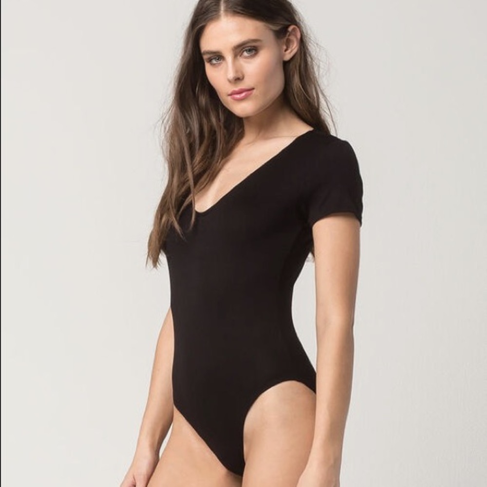 LIKE NEW Black V Neck Tee Bodysuit